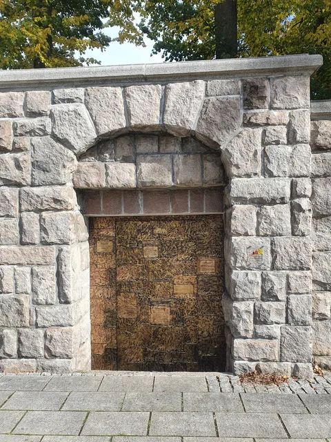 Fetzentür Schmiedebronze Angermauer Burgstädt